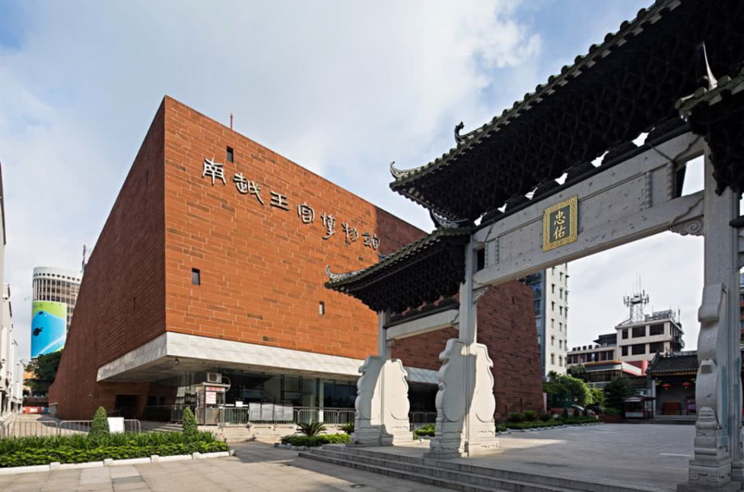 南越王宫博物馆红砂岩幕墙清洗工程