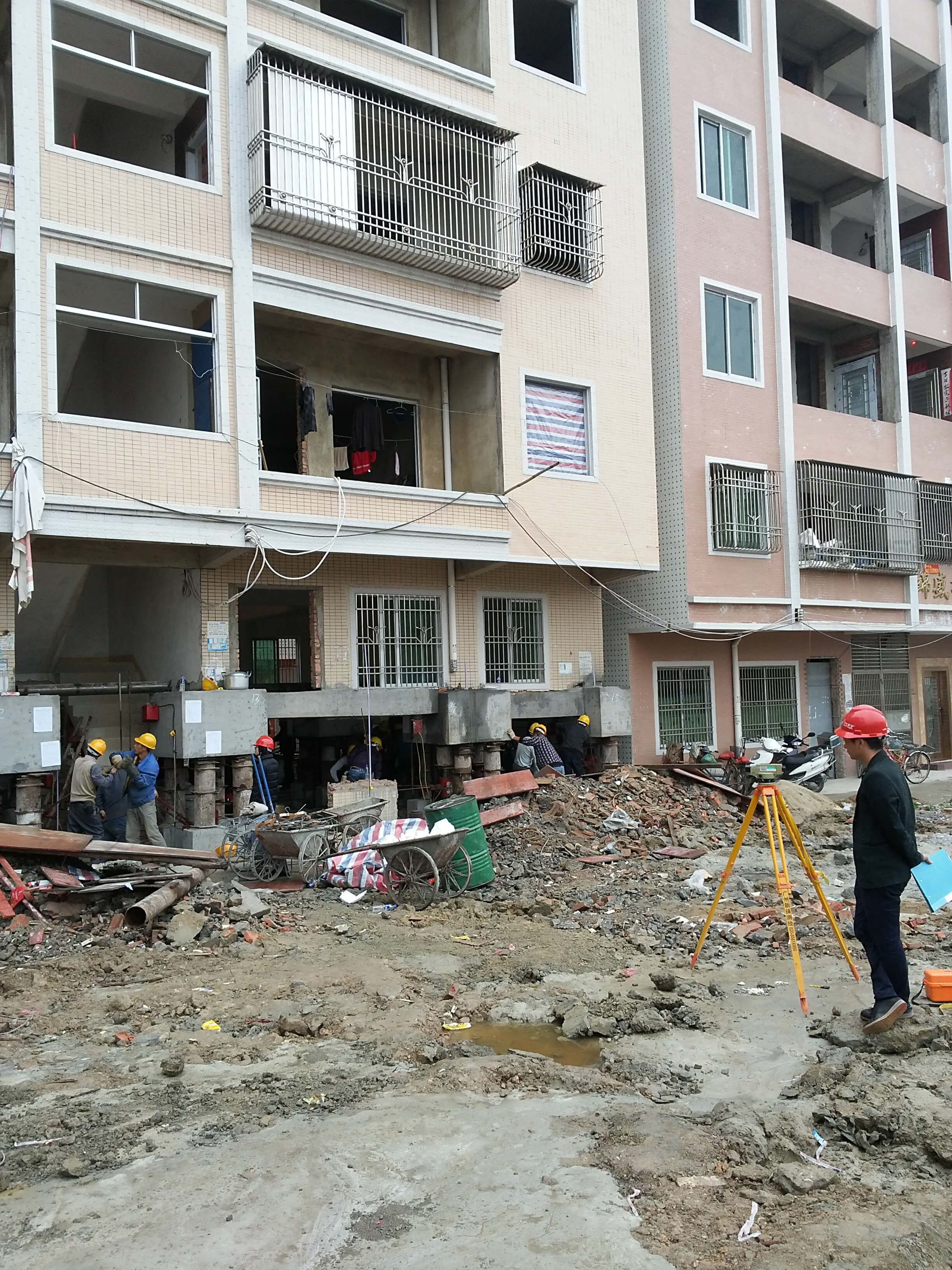 海丰县龙山小区85、86号顶升工程