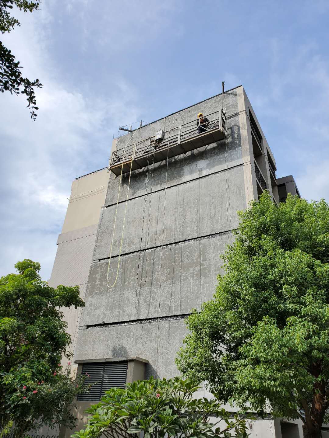 雅居乐小院溪流外墙补漏翻新工程
