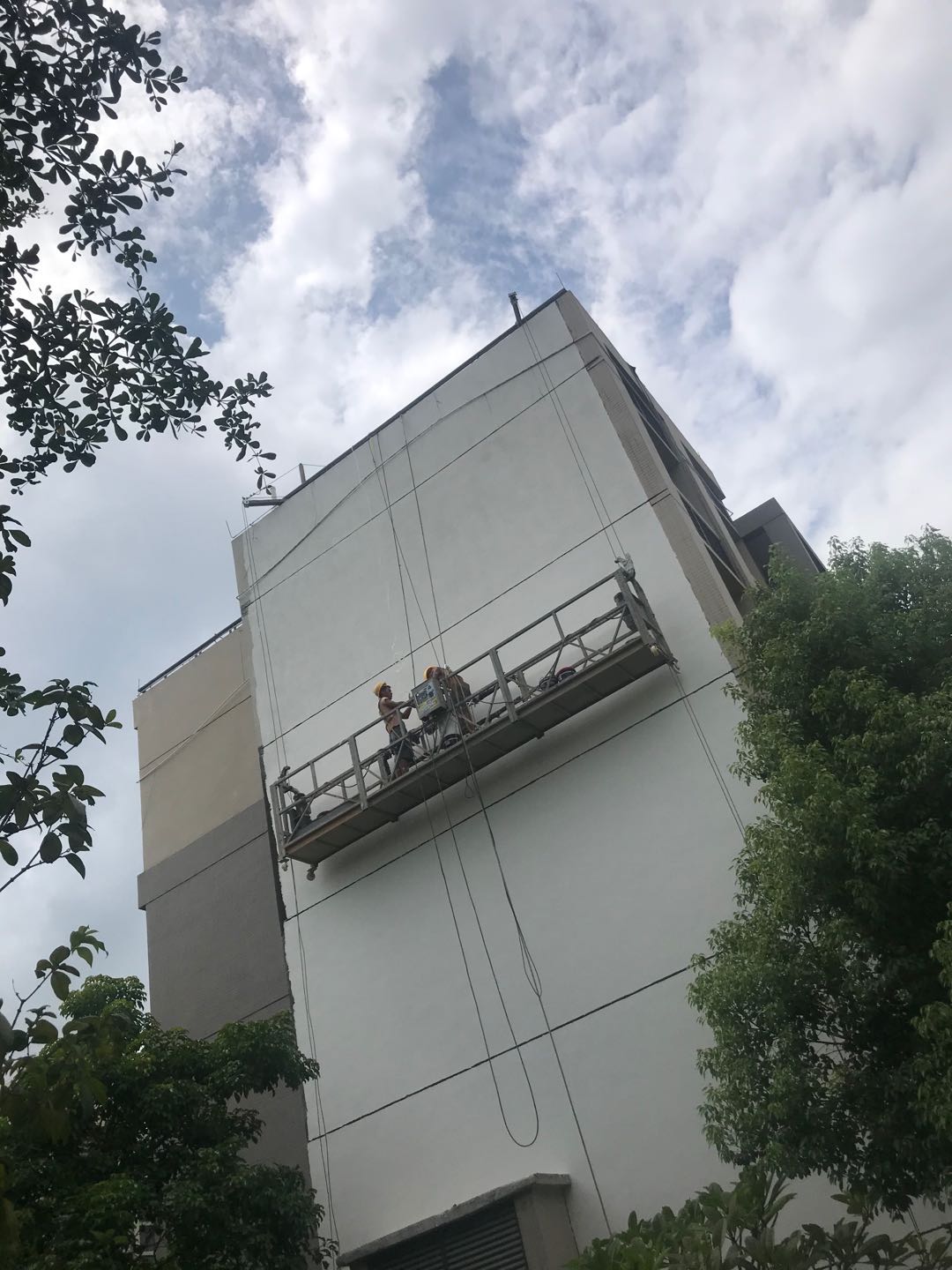 雅居乐小院溪流外墙补漏翻新工程